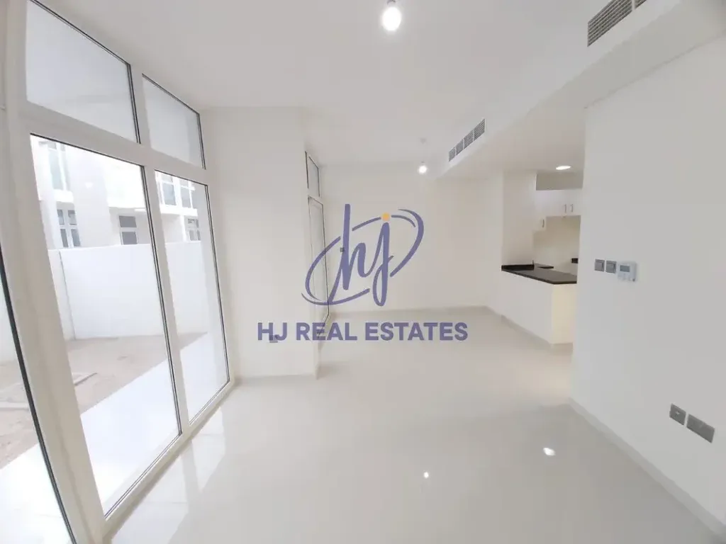 3 BR Townhouse for sale in Vardon Cluster community